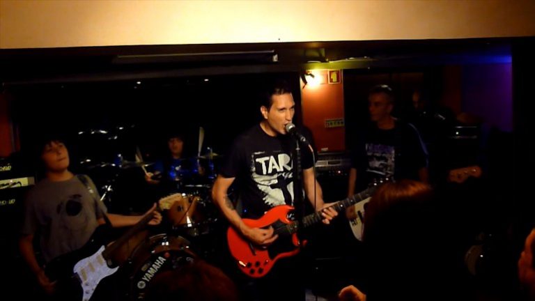 IndieMusic: João Peste e João Ribas evocam a utopia do pop e punk nacionais IndieMusic: João Peste e João Ribas evocam a utopia do pop e punk nacionais