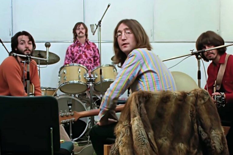The Beatles: Get Back é uma viagem completa e brilhante ao interior dos Beatles. Antes do fim…
